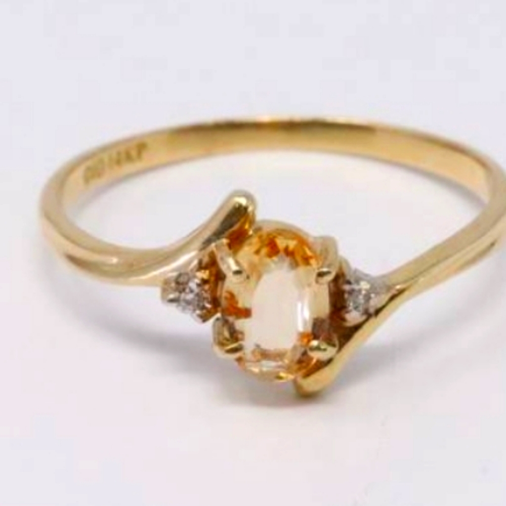 Ladies 14KT Yellow Gold Diamond Citrine Ring.